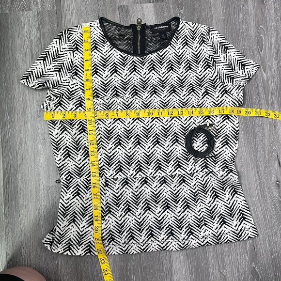 Liz Cliaborne Career Zebra Like Pattern Short Sleeve Top Size M - Picture 8 of 8